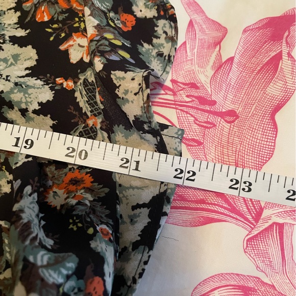 🏝️Big $5 Sale!🏝️Philosophy V-Neck Flutter Sleeves Floral Blouse - Picture 3 of 6